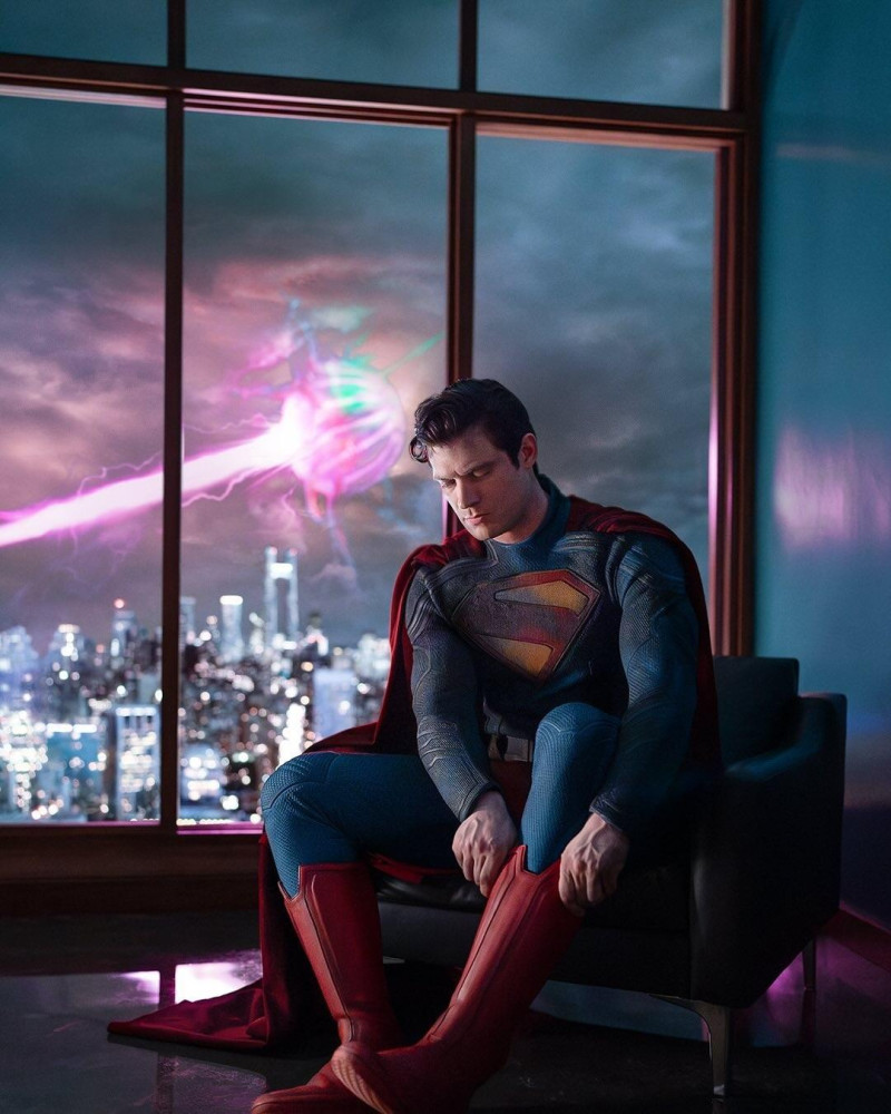 El director James Gunn viene con un nuevo proyecto, y su nuevo Clark Kent en las manos de David Corenswet.