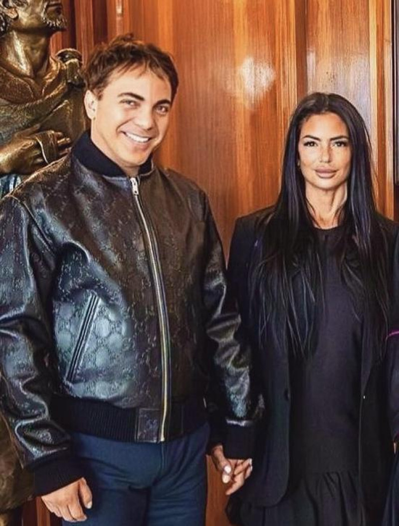 Cristian Castro y su novia Mariela Sánchez.