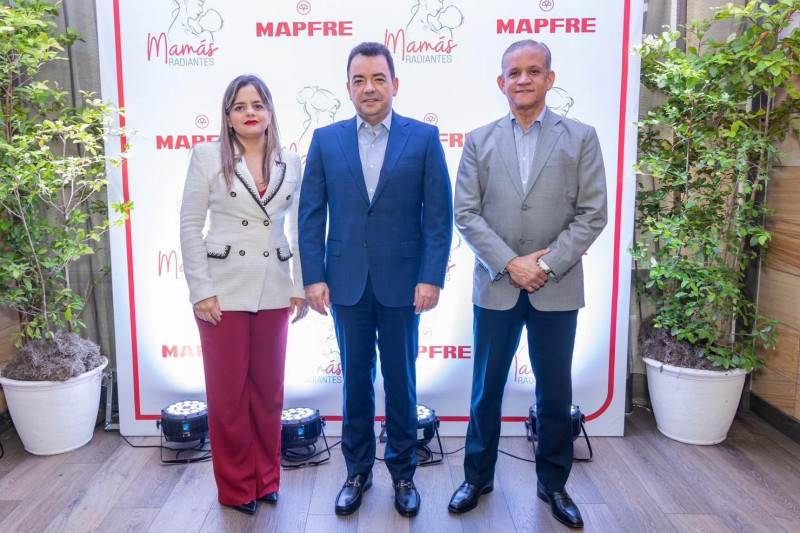 Natacha Quiterio, Andrés Mejía y Christian Wazar