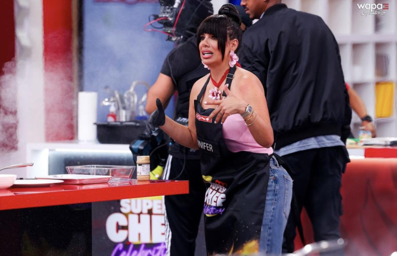 Jennifer Fungenzi participa en "Super Chef Celebrities".