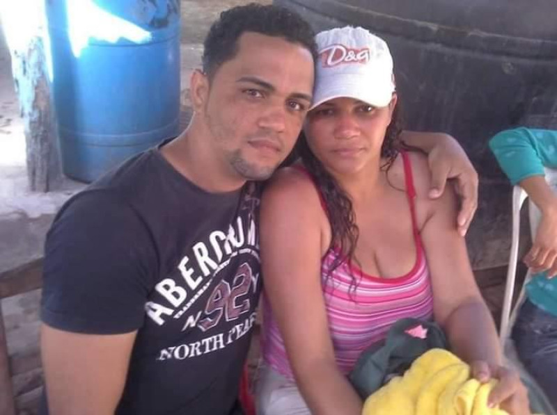 Hombre hiere a tiros a su hermano y esposa de este.