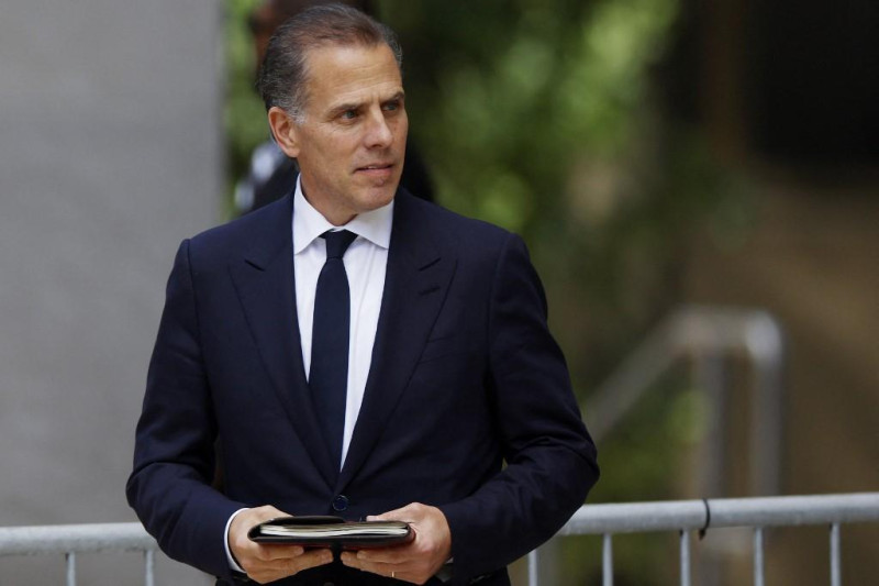 Hunter Biden, hijo del presidente estadounidense Joe Biden, sale del edificio federal J. Caleb Boggs el 10 de junio de 2024 en Wilmington, Delaware