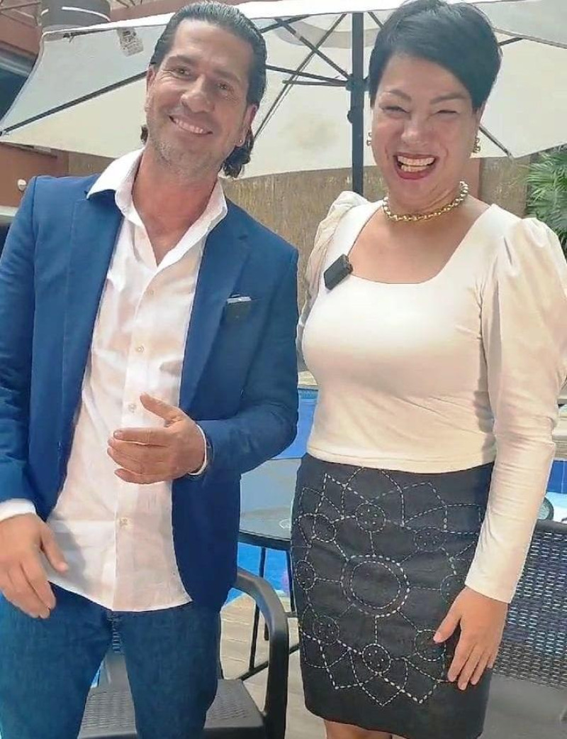 Gregorio Pernía junto a Carol Fior Pérez.