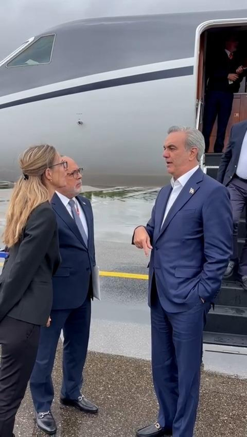 Luis Abinader llegando a Suiza