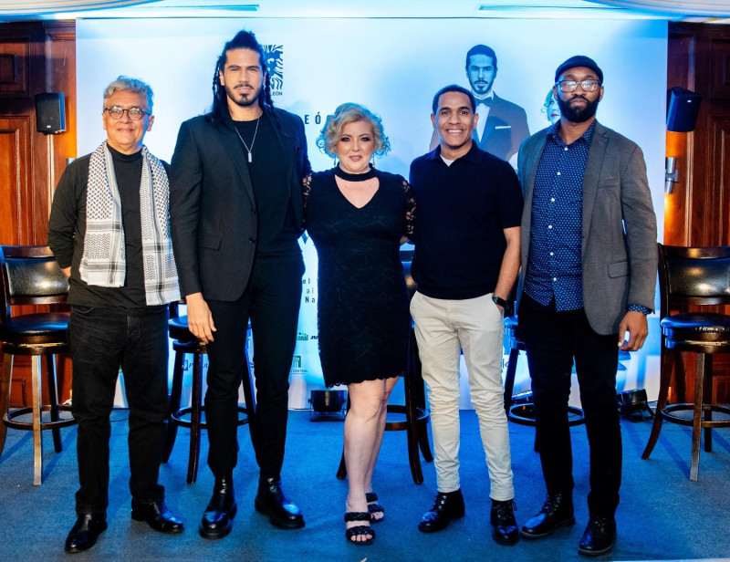 Manuel Chapuseaux, Patricio León, Laura García Godoy, Noel Ventura y Eliot Cuduco