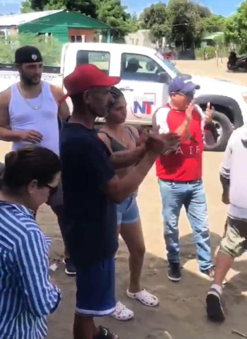 Residentes en Las Salinas, Baní, dijeron que Medio Ambiente no tiene que notificarle desalojos porque los daños a Las Dunas no los provocan ellos, sino en la zona de Las Calderas.