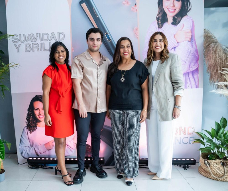 Cesarina María, José Muñoz, Ivonne Cuesta y Ámbar Hernández
