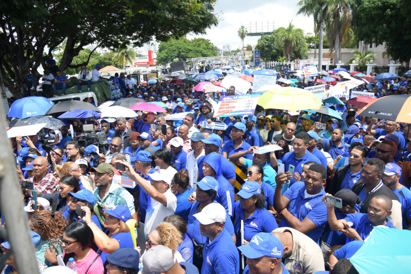 La Asociación Dominicana de Profesores (ADP) respondió este martes a las afirmaciones del Ministerio de Educación (Minerd), que se ha negado a otorgar un incentivo del 17% a maestros cuya calificación sea “deficiente” al realizarse la pedida evaluación de desempeño docente.