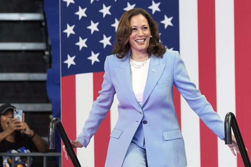 La vicepresidenta Kamala Harris llega a un evento de campaña el 30 de julio de 2024 en Atlanta.