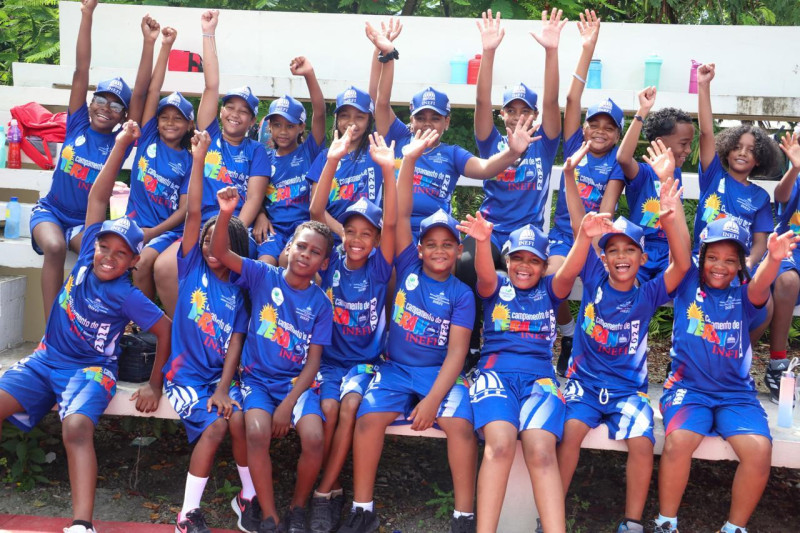 Niñas y niños de centros escolares de Verón, Punta Cana, disfrutaron la celebración del Campamento de Verano Escolar.