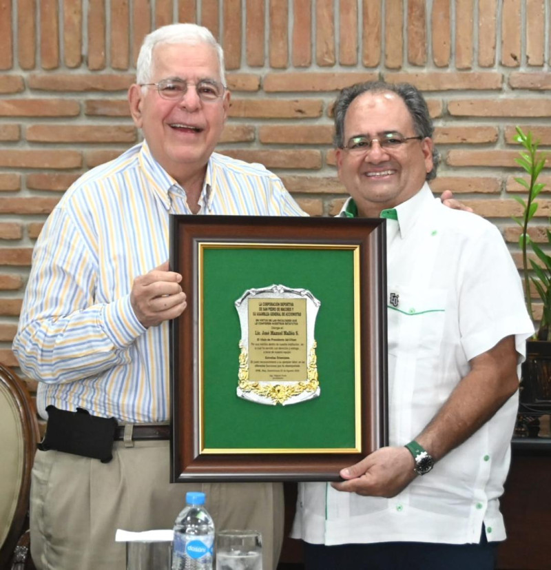 José Manuel Mallén, presidente Advitam, y Miguel Feris, reelecto presidente de las Estrellas Orientales.