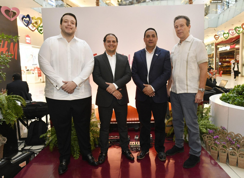 Alberto Jiménez, Reinaldo Velasco, Santiago Medina y José Medina.