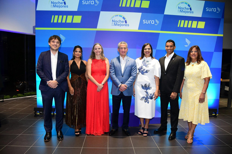 Juan Pablo Loureiro, Marisol Quezada, Juana Francisca Llano, James García, Gina Jiménez, Gabriel Mancebo y Arelis Polanco Víctor