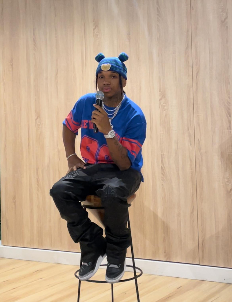 Lomiiel anunció su álbum debut.