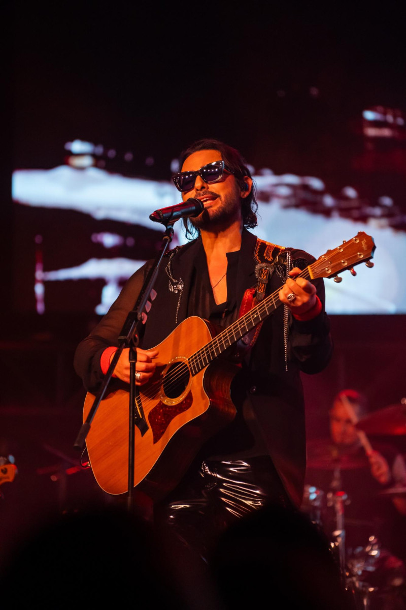 Beto Cuevas durante su show la noche del martes 12 de noviembre 2024 en el hotel Jaragua de Santo Domingo.