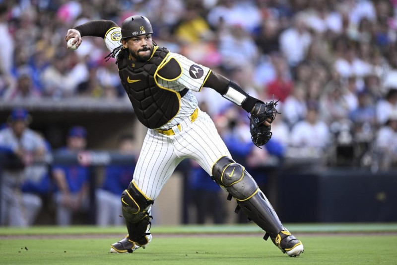 Luis Campusano es un receptor de cinco temporadas en las Grandes Ligas.