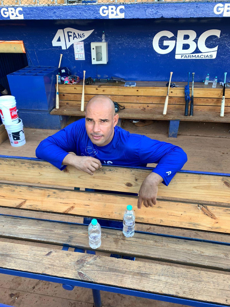 Raúl Valdés mientras tomaba un descanso luego su primera sesión de prácticas con los Tigres.