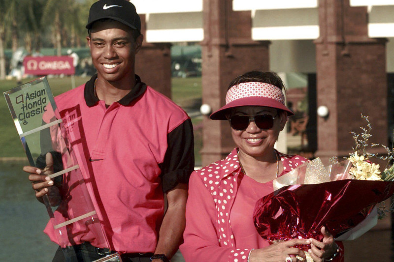 Tiger Woods y su madre Kultida