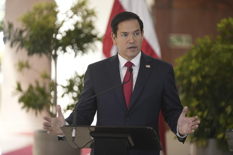 El secretario de Estado de Estados Unidos, Marco Rubio, habla durante una conferencia de prensa conjunta con el presidente costarricense, Rodrigo Chaves, en el palacio presidencial en San José, Costa Rica, el martes 4 de febrero de 2025.