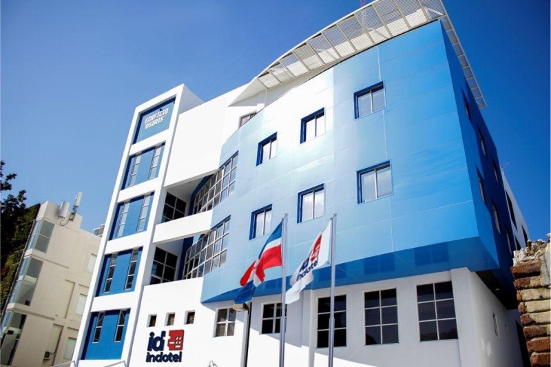 Fachada del Instituto Dominicano de las Telecomuncaciones (Indotel).