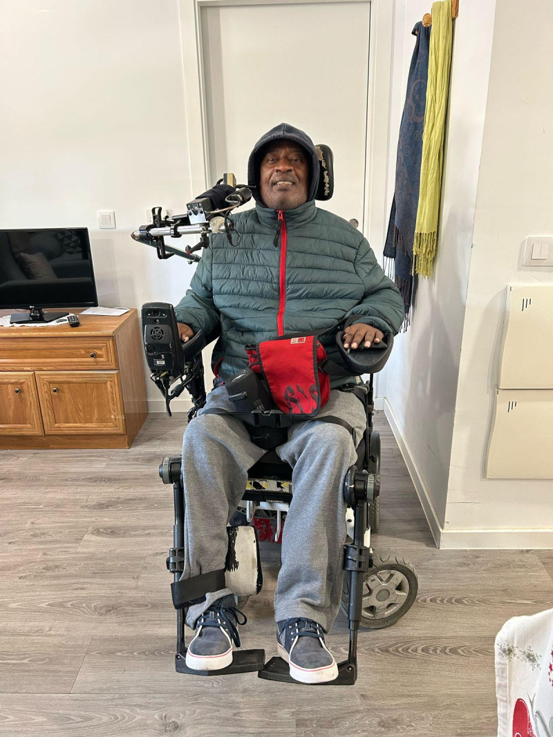 Bernardo Geovanni Arias sufrió una lesión medular en 2002, reside en Madrid, España.