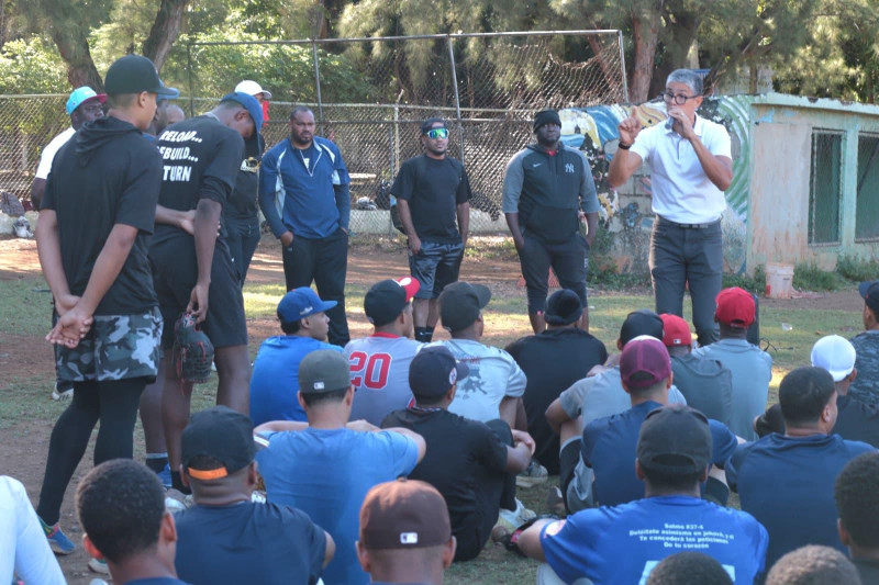 Daniel Ramirez, de la DCNB, imparte charla.