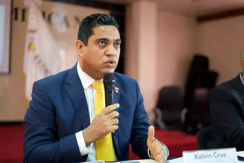 Kelvin Cruz hizo un listado de sus mayores logros durante seis meses como ministro.