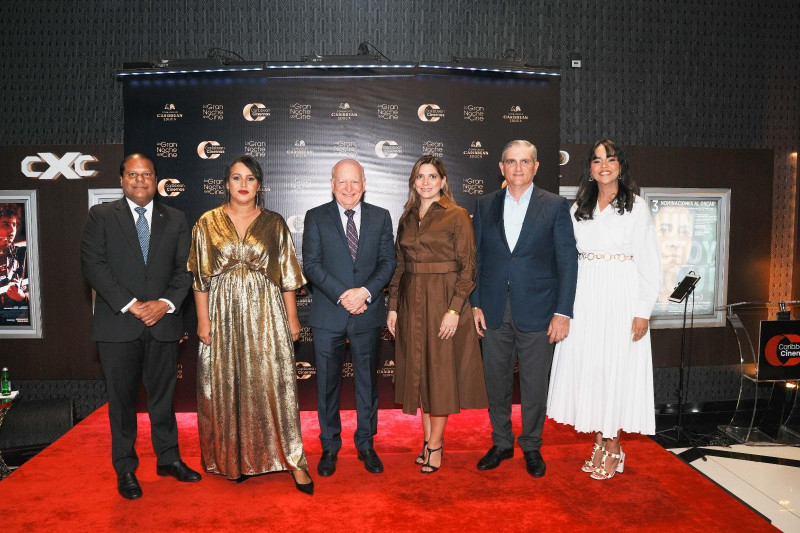 Pedro Díaz, Zumaya Cordero, Robert Carrady, Deyanira Khouri de El-Hage, Michael El-Hage y Ana López