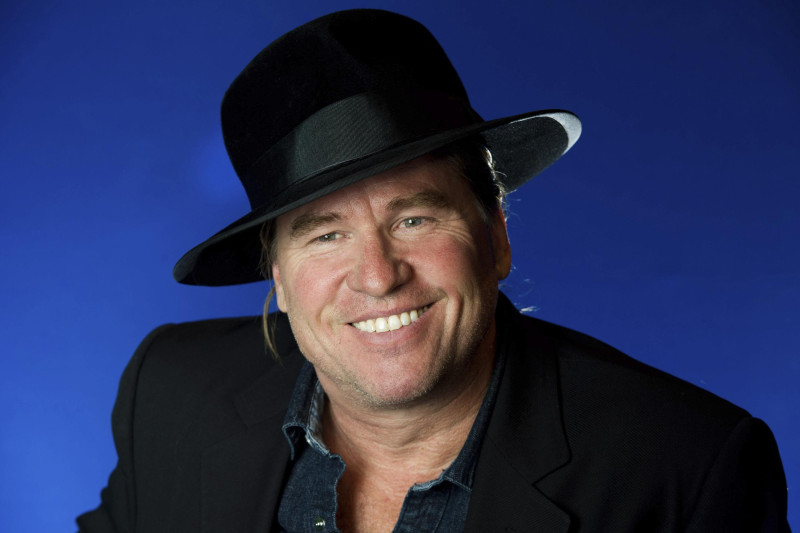 Val Kilmer posa en Nueva York, el martes 24 de abril de 2012