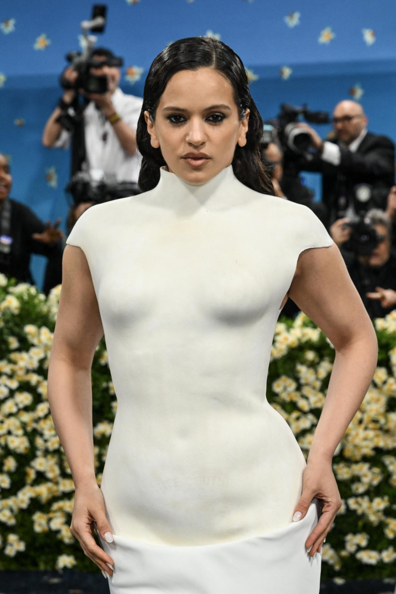 La cantante española Rosalía en la Met Gala 2025 en el Museo Metropolitano de Arte el 5 de mayo de 2025, en Nueva York.