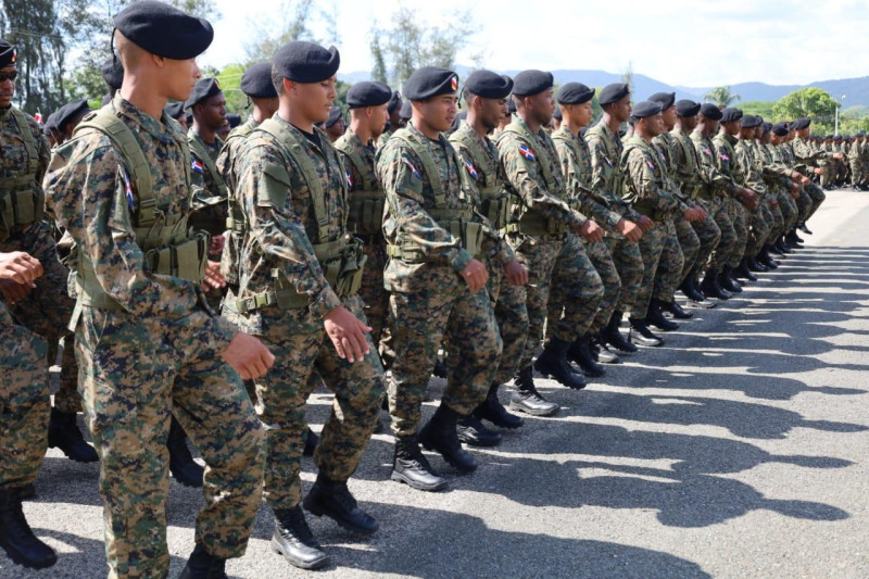 Soldados que serán desplegados en la frontera
