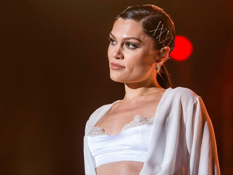 Jessie J, durante uno de sus conciertos. (EFE/Boglarka Bodnar)