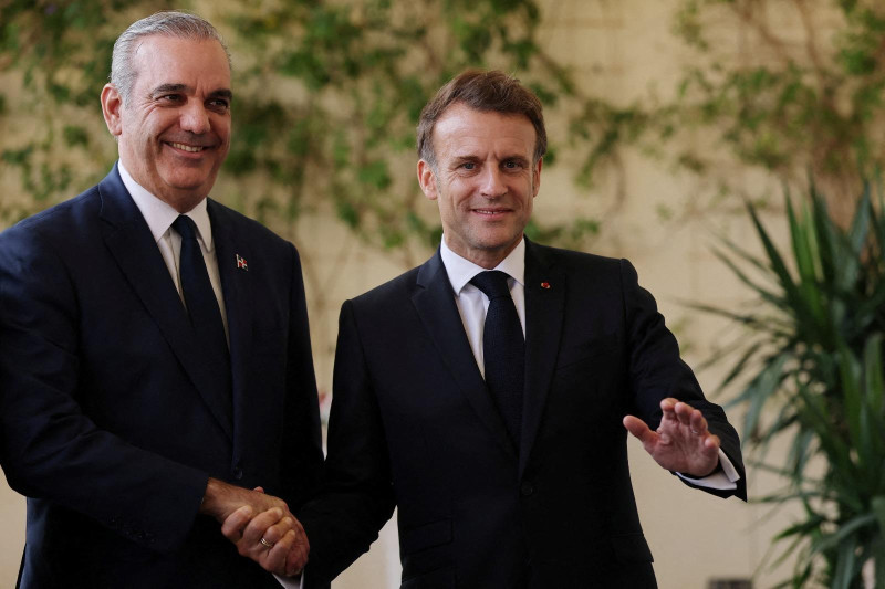 El presidente Luis Abinader, y de Francia, Emmanuel Macron, se reunieron ayer.