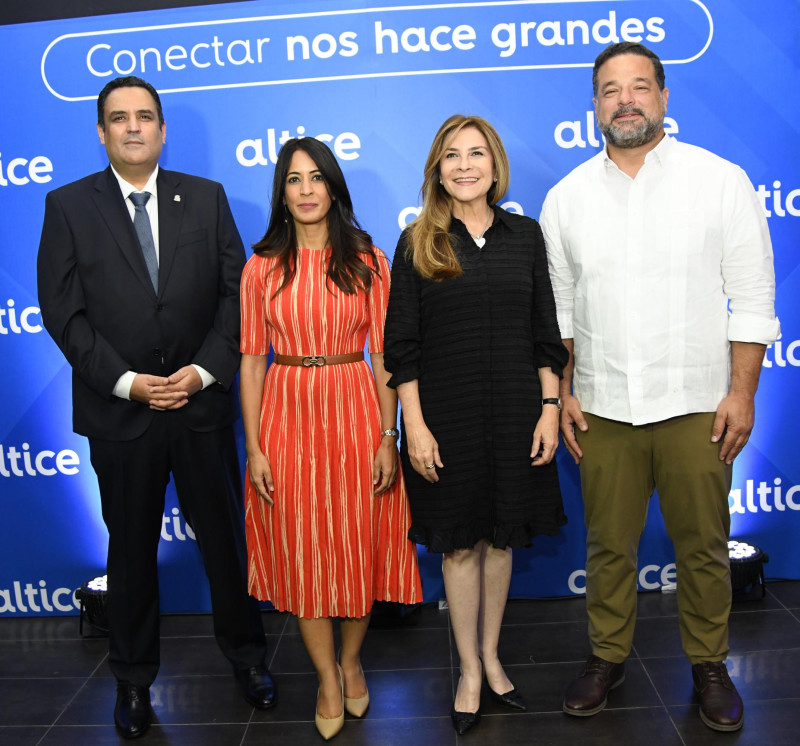 Danilo Ginebra, Jullisa Cruz, Carolina Mejía y Paino Henríquez.