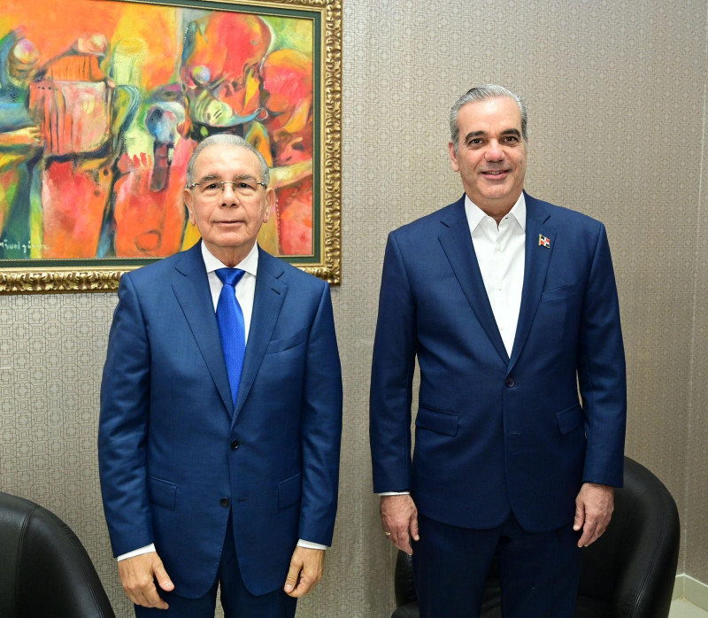Luis Abinader y Danilo Medina se reúnen para discutir sobre la crisis haitiana