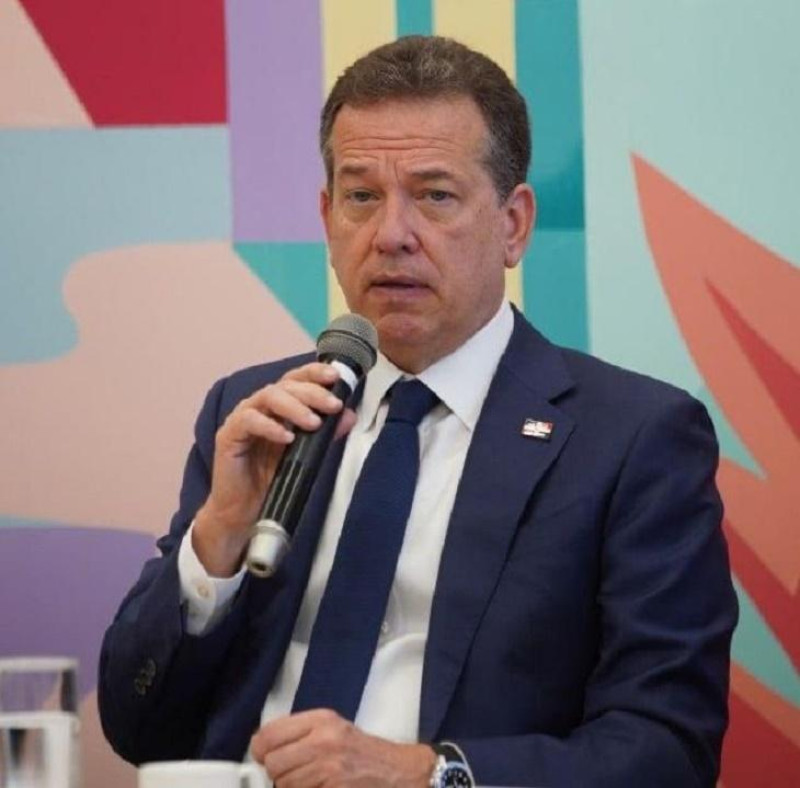 Ministro Ito Bisonó.