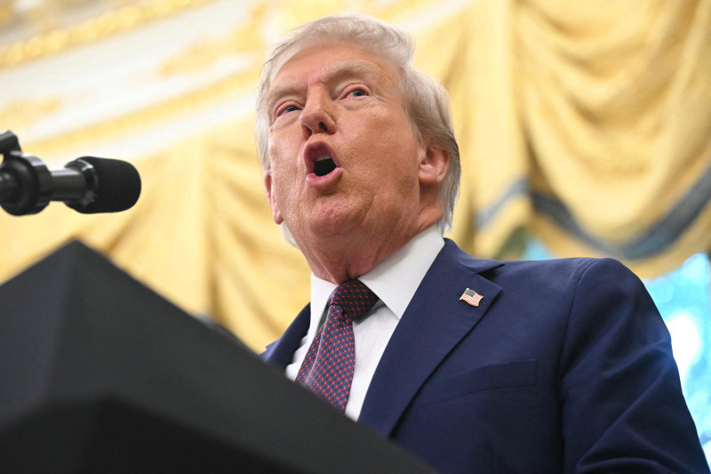 El presidente de los Estados Unidos, Donald Trump, hace un anuncio en el Despacho Oval de la Casa Blanca en Washington, el 2 de septiembre de 2025