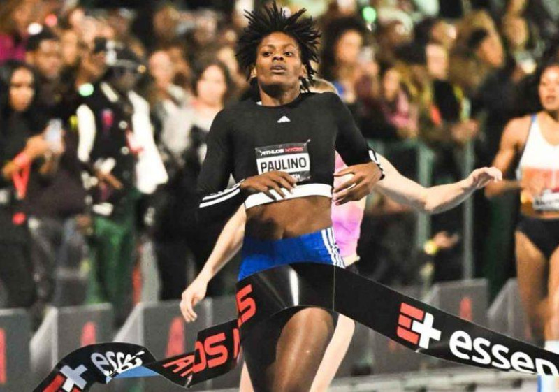 Marileidy Paulino al momento de cruzar la meta de la competencia realizada en el Icahn Stadium de Nueva York.