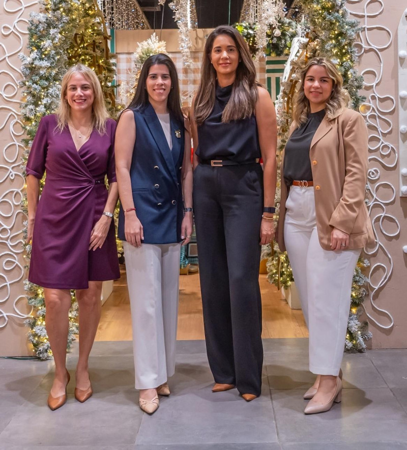 Jacqueline Martínez, María Herrera, Paola Collado y Karla Almonte.