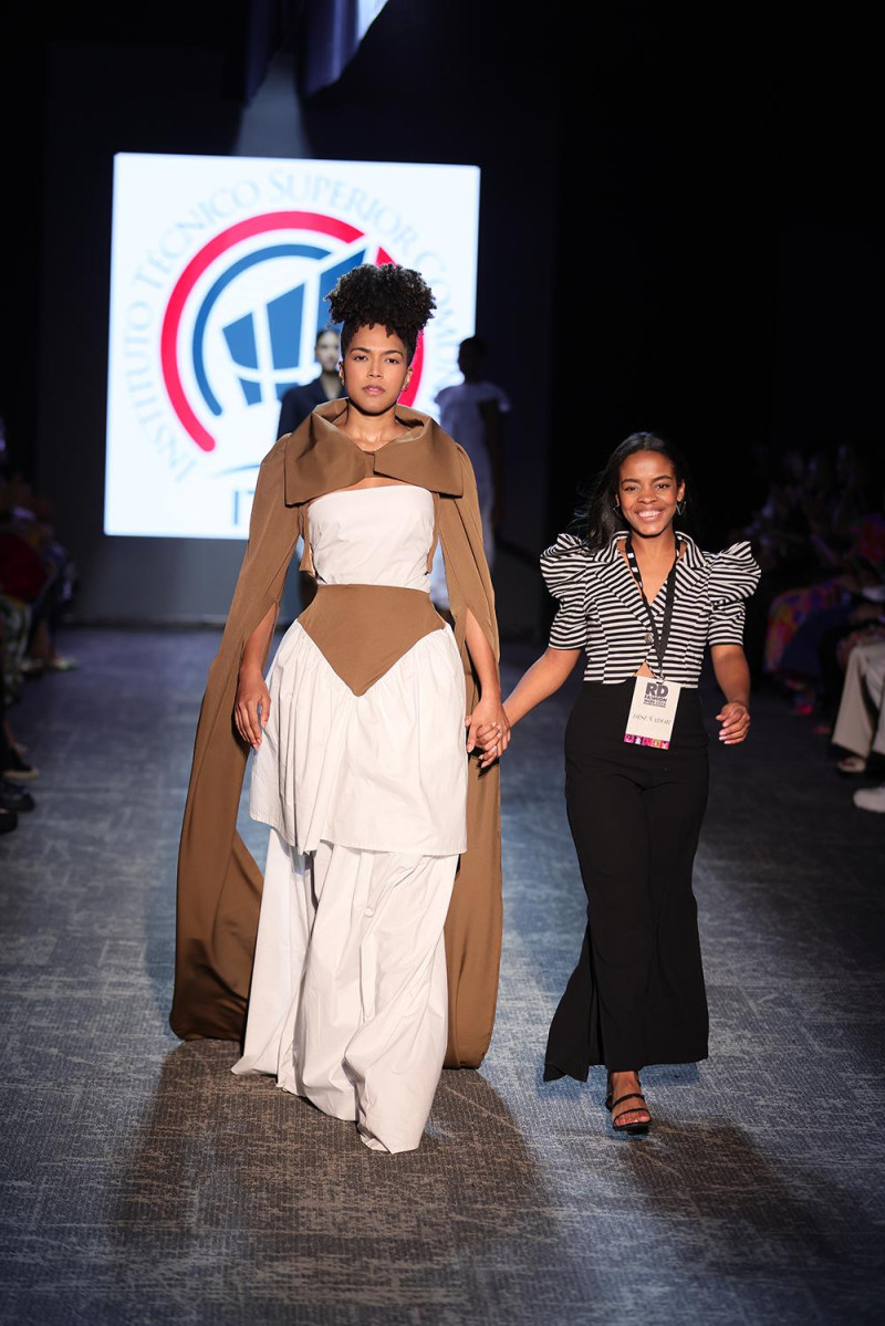 El ITSC ilumina la pasarela del RD Fashion Week 2025 con innovación y raíces culturales