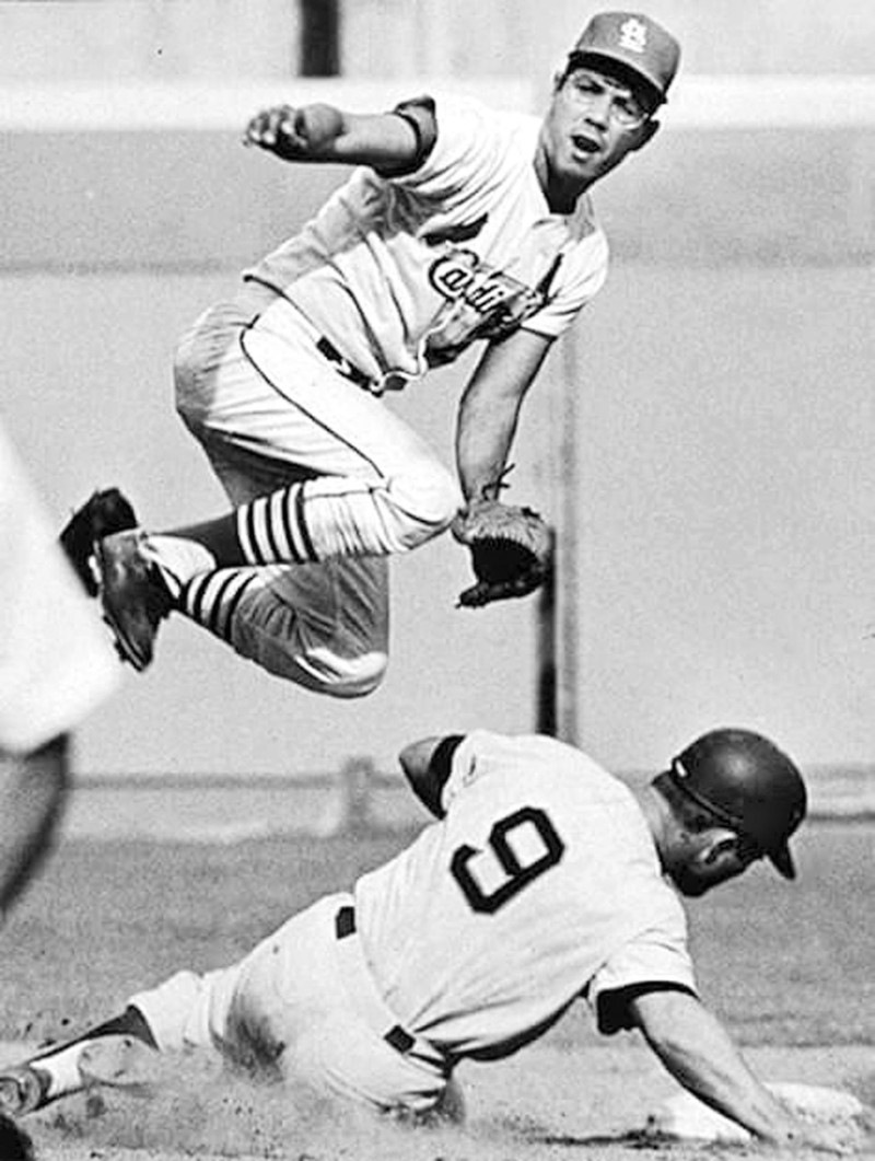 Julián Javier fue un artista de la defensa y fue pilar en la conquista de la Serie Mundial para los Cardenales de San Luis en 1964