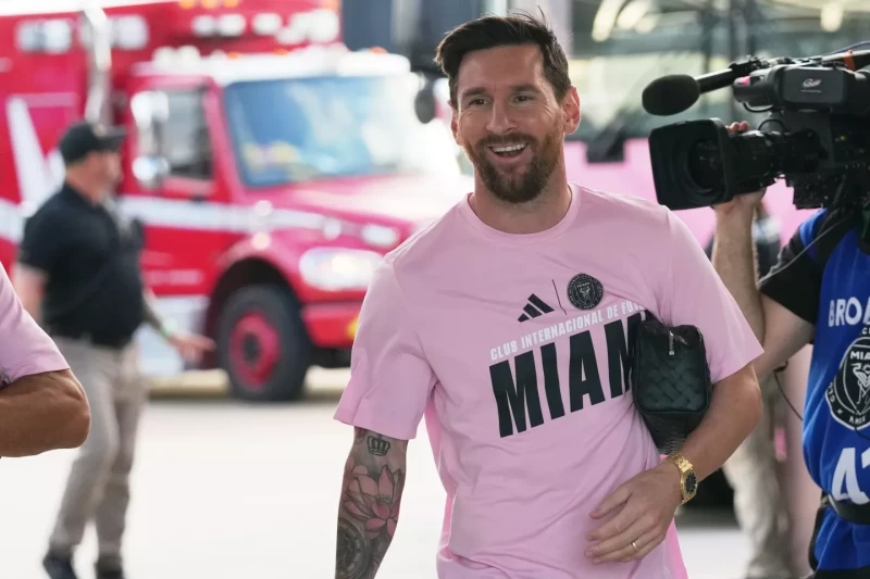 Lionel Messi, del Inter Miami, llega al estadio para el partido de la MLS contra Atlanta United, el 11 de octubre de 2025.