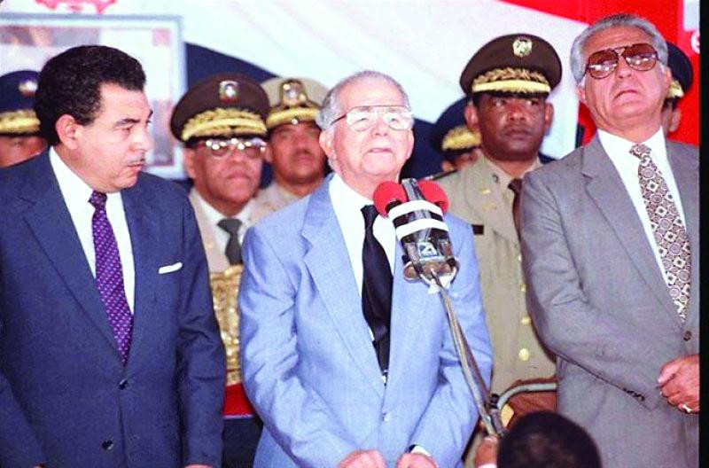 El fenecido expresidente Joaquín Balaguer (1906-2002) fue una figura central y controversial en la historia política de la República Dominicana.