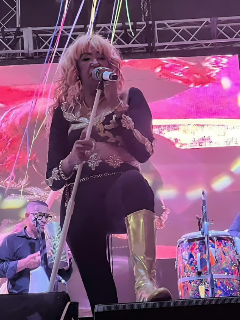 Fefita la Grande, patrimonio nacional del merengue, define el "Super ultra mega merengazo" como "adrenalina y emociones desbordantes".