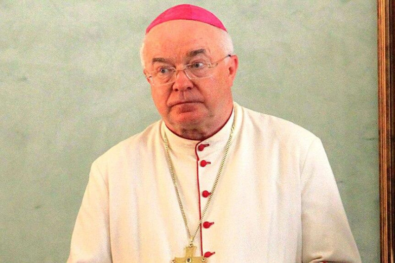Monseñor Józef Wesołowski fue encontrado muerto en su residencia en el Vaticano el 27 de agosto de 2015, a la edad de 67 años.