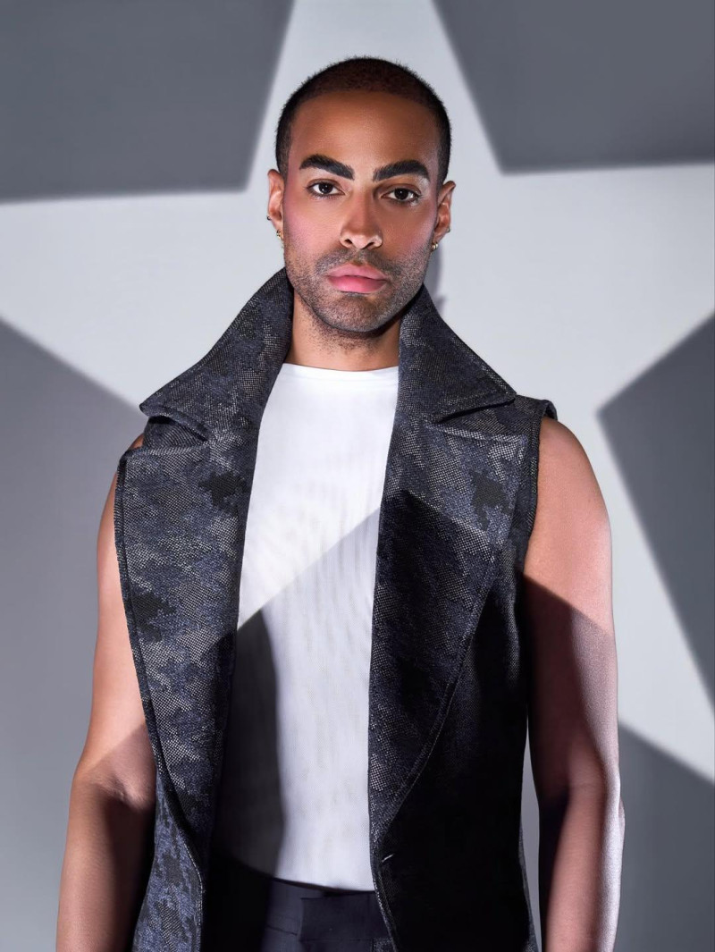 Pollito Tropical abandona "La casa de Alofoke 2".