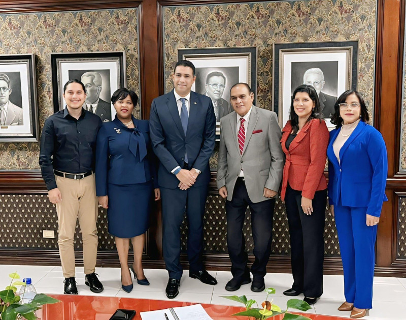 Ejecutivos de Funglode visitaron al director de LISTÍN DIARIO, Miguel Franjul.