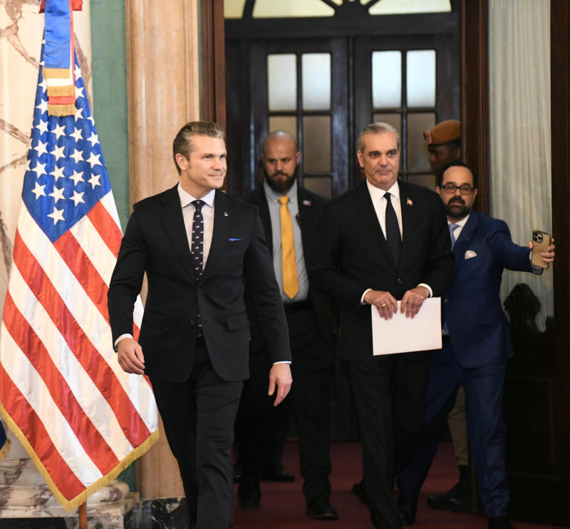 Luis Abinader y Pete Hegseth en el Palacio Nacional dominicano la tarde del miércoles 26 de noviembre 2025