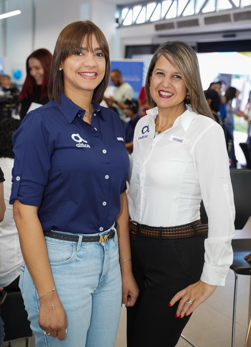 DaniaTaveras y Giselle Caputo.