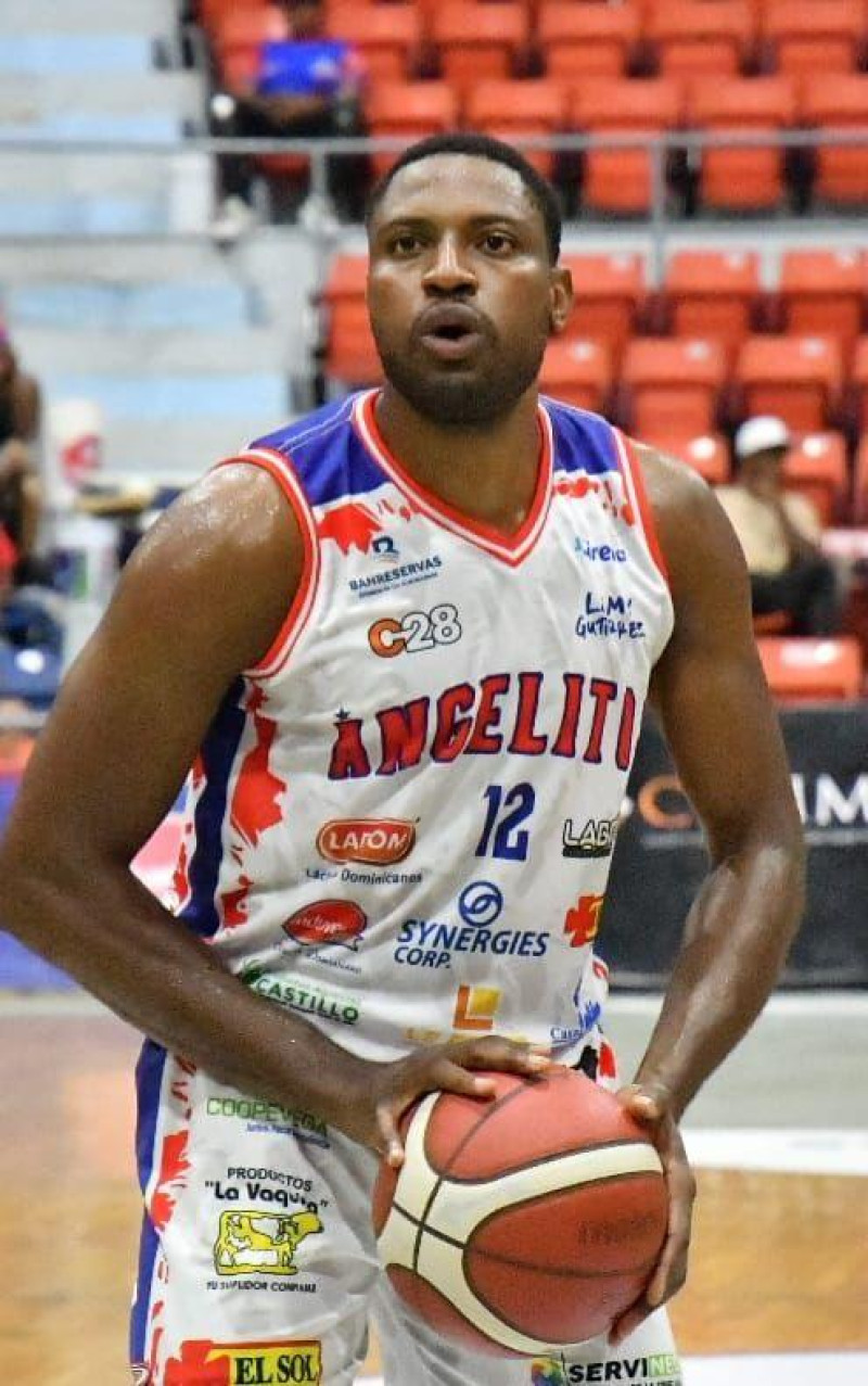 Tyran Lattibeaudiere fue el mejor a la ofensiva y condujo al equipo del Dosa a la final del torneo de baloncesto superior de La Vega.